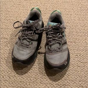 Girls size 6.5 blue and grey tennis shoes